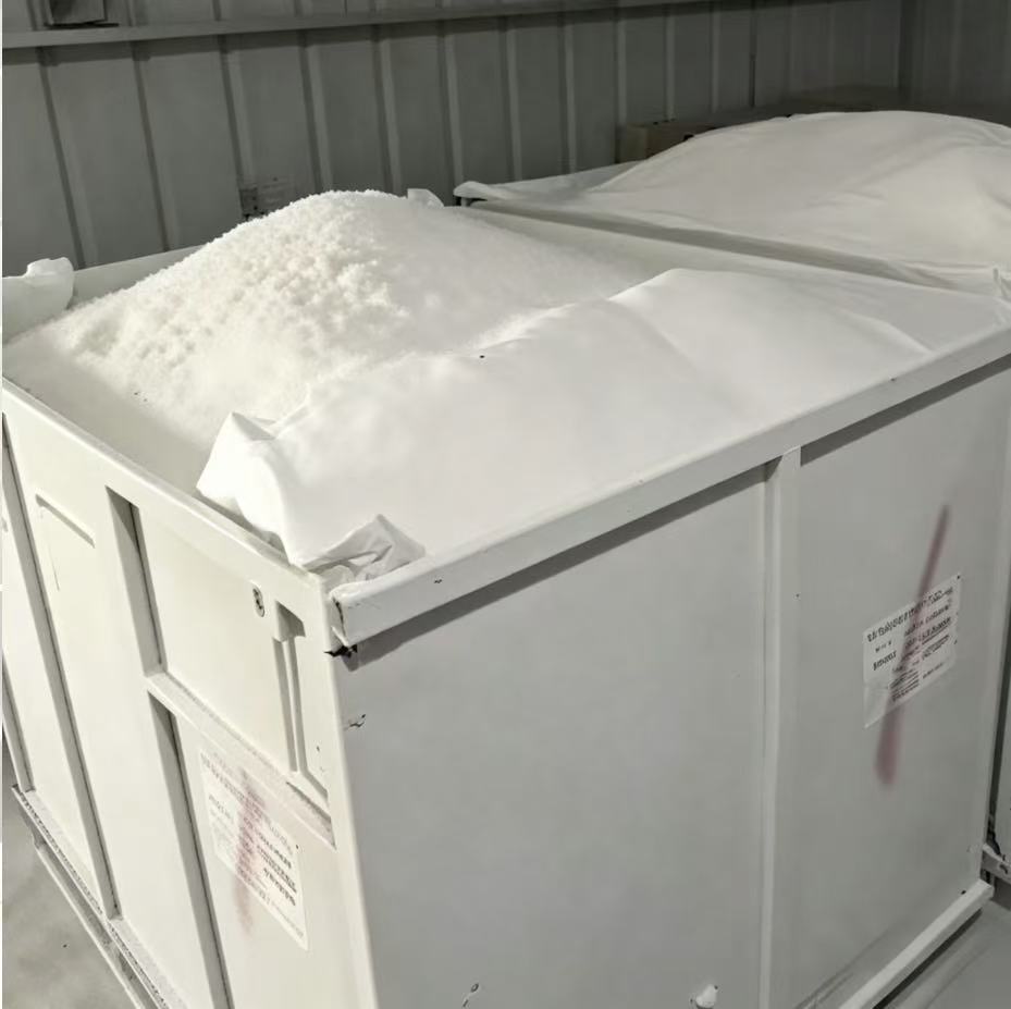bulk-rubber-powder-in-ibc-container-warehouse-storage